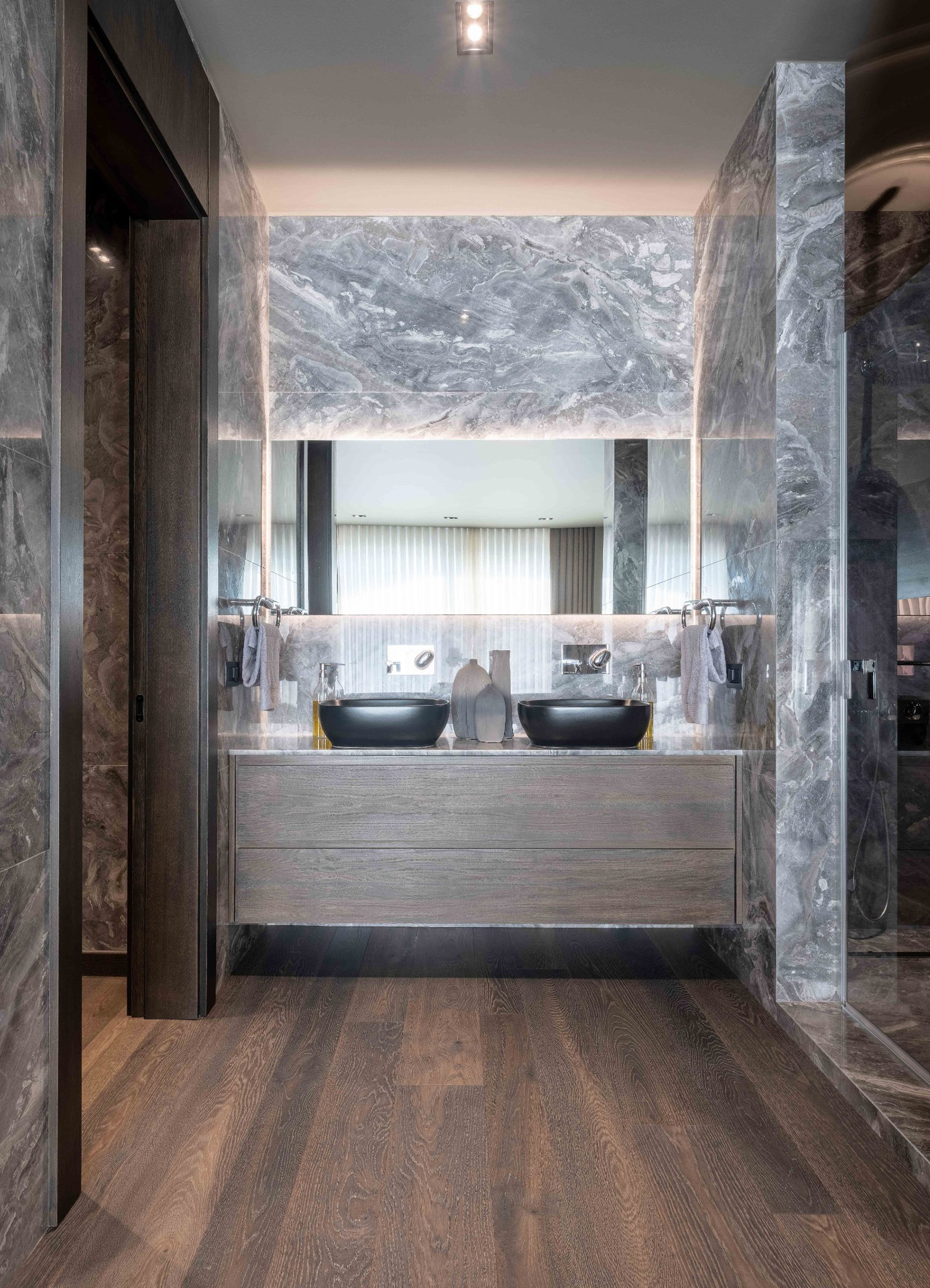 Modern bathroom with stone finishes